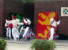 r2004_15.jpg (73881 bytes)